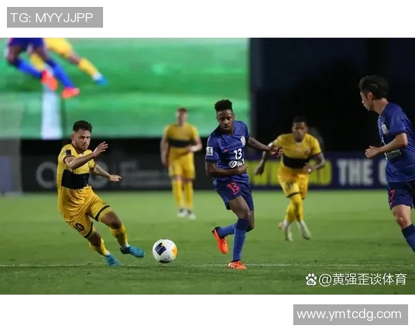 足球巨星化身老年球员重返绿茵场展现不老传奇风采