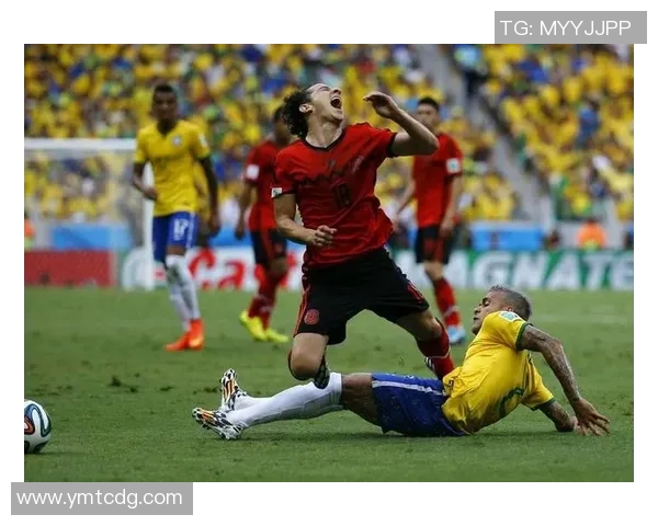 足球明星魅力四射的帅气慢动作瞬间定格在镜头中